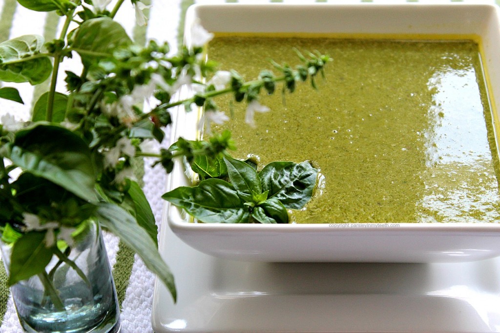 Cream of Spinach Soup with Arugula and Parsley 2