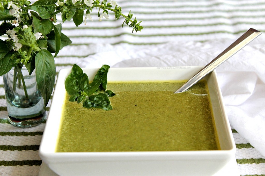 Cream of Spinach Soup with Arugula and Parsley 4