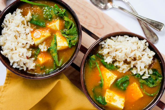 Easy Vegetable Curry with Tofu Kale & Brown Rice from Parsley In My Teeth, healthy vegetarian curry, healthy vegan curry